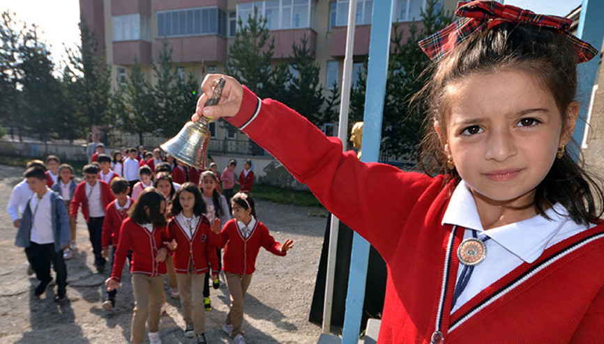 Tüm okullarda yarıyıl tatilinin ardından ilk ders zili yarın çalacak Tüm okullarda yarıyıl tatilinin ardından ilk ders zili yarın çalacak