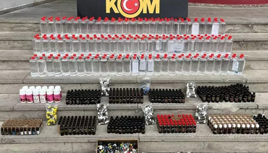 Adana’da düzenlenen operasyonda 300 litre etil alkol ele geçirildi