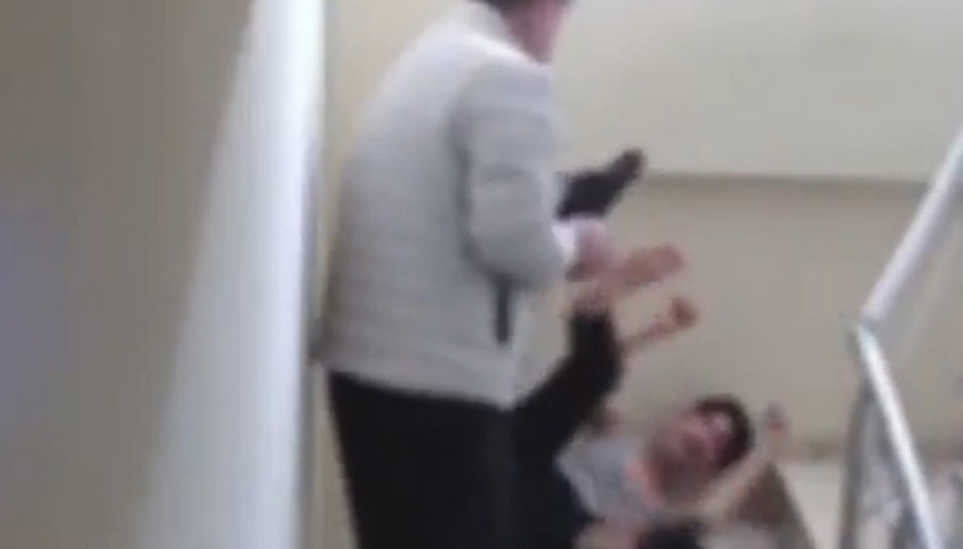 Kocaelinde engelli çocuklarını darbeden vicdansız anne ve baba serbest bırakıldı