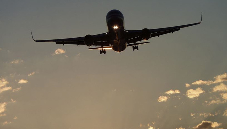 Havada gizemli koku paniği: Acil iniş yaptı