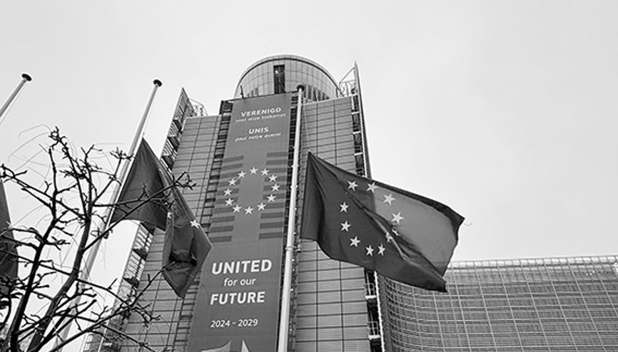 İsveç’teki saldırı nedeniyle AB Komisyonu’nda bayraklar yarıya indirildi