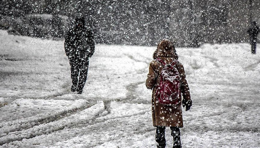 İSTANBULDA BUGÜN (7 ŞUBAT CUMA) OKULLAR TATİL Mİ | İstanbulda bugün okul var mı, kar tatili olacak mı, valilikten tatil açıklaması geldi mi Gözler son dakika duyuruda