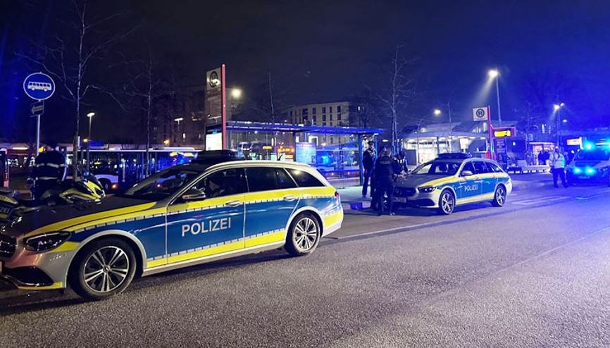 Hamburg’da polisle gençler arasında silahlı çatışma