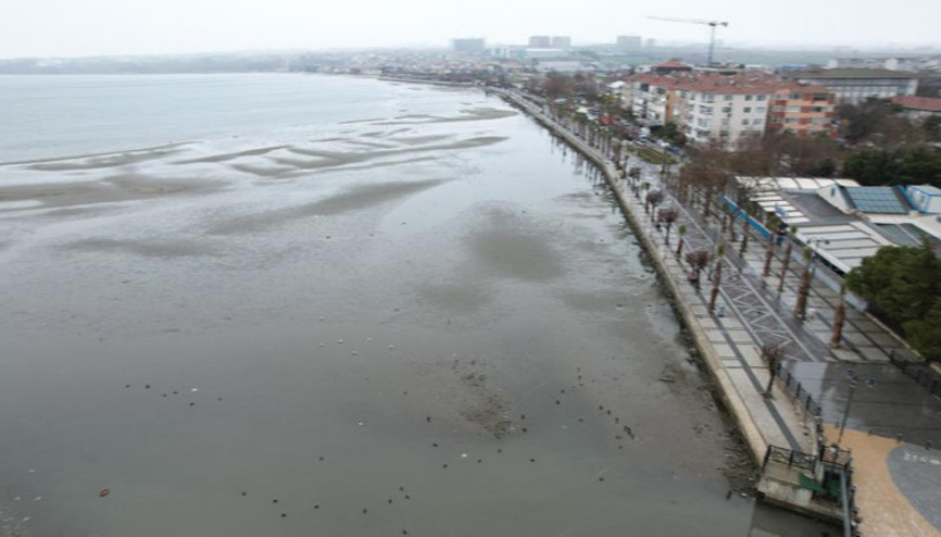 Silivride deniz metrelerce çekildi