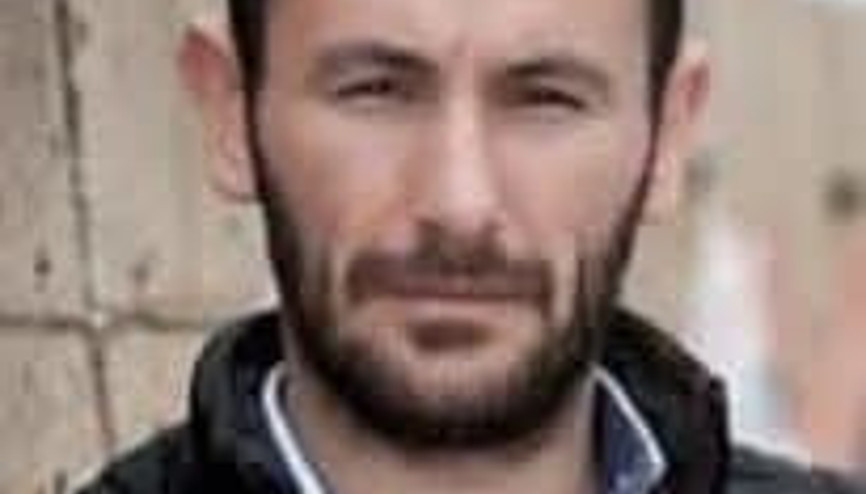 Yol kenarında yürürken otomobilin çarptığı yaya öldü
