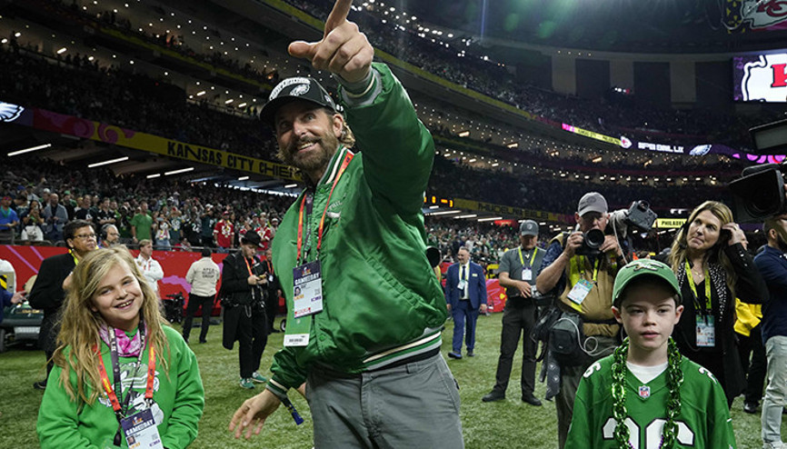 Zaferi en sevdiğiyle kutladı… ‘Eskiden babamın elini tutardım şimdi yanımda kendi mucizem var