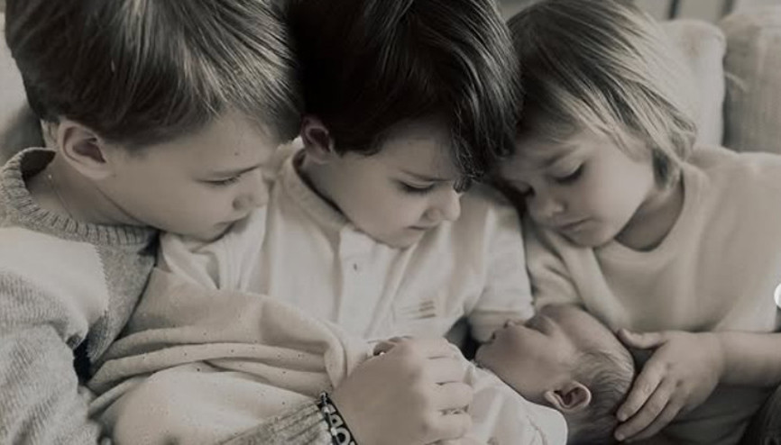 Üç erkek ve bir kız oldu... Bu defter kapandı... Değişik bir isim koymuşlar, dedesi öğrenemedi