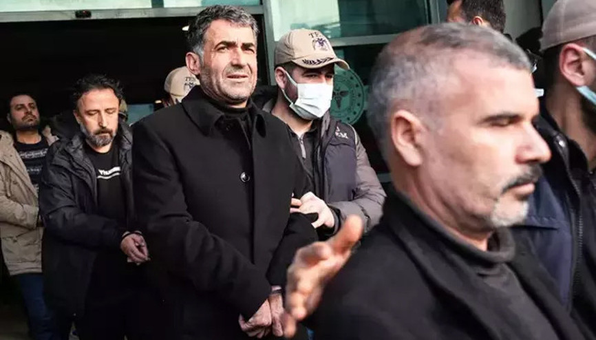 9 belediyedeki terör soruşturması... Gözaltına alınanlar adliyeye sevk edildi