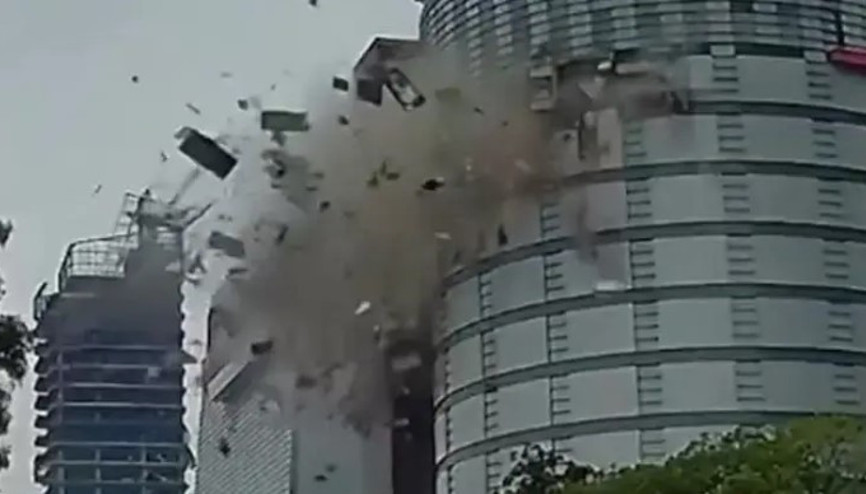 Tayvan’da alışveriş merkezinde patlama