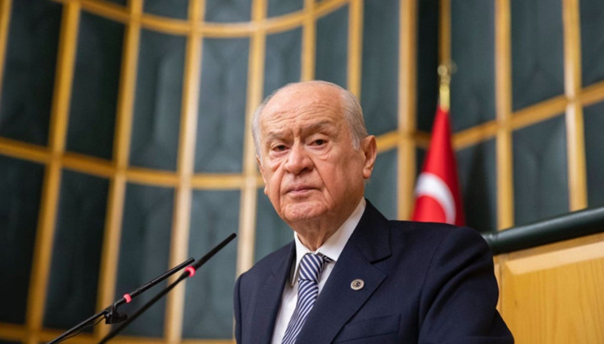 Devlet Bahçeli, Ahmet Davutoğlunun Berat Kandilini kutladı