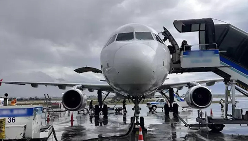 Havada kaos Yolcular kavga etti, uçak acil iniş yaptı