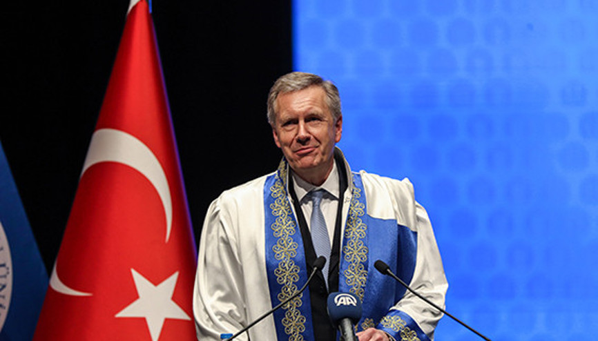 ‘Müslümanlar Avrupa’nın ikinci büyük dini topluluğu’