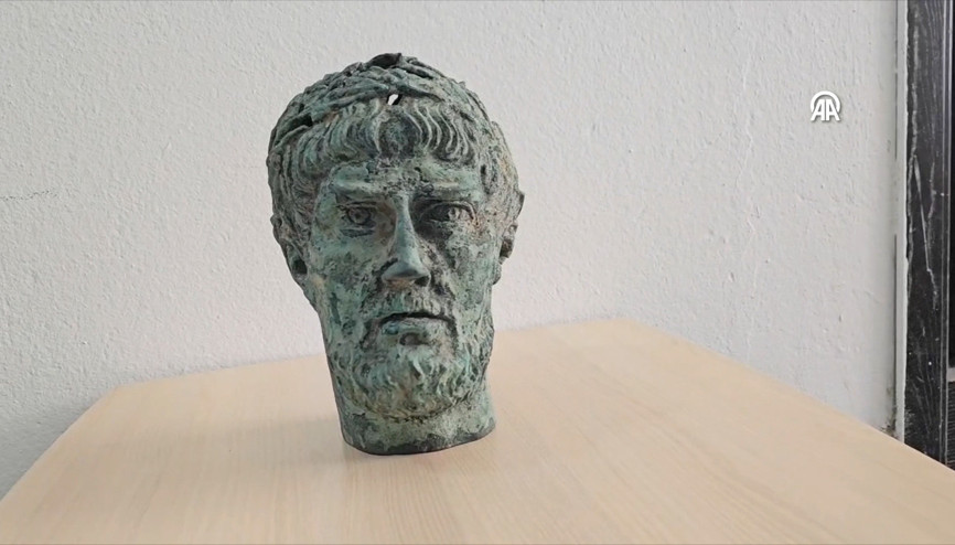 Aydında Roma dönemine ait olduğu değerlendirilen büst ele geçirildi