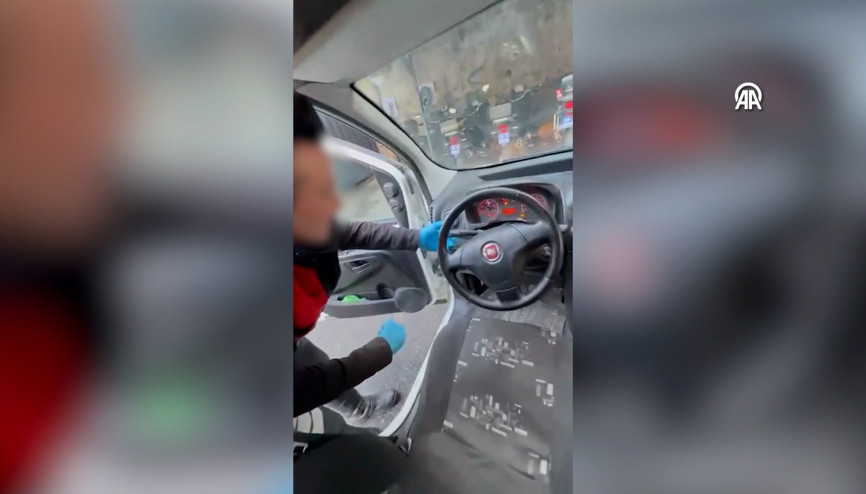 Aracındaki gizli bölmede uyuşturucu ele geçirilen zanlı gözaltına alındı