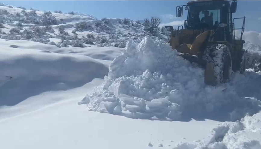 Batmanda kar; 28 yerleşim yerinin yolu kapandı