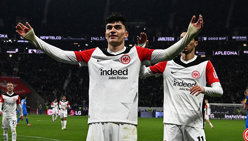 Can uzun attı, Frankfurt kazandı