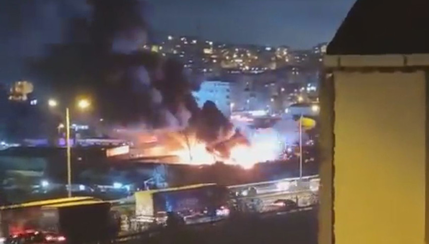 Avcılarda geri dönüşüm tesisinde yangın