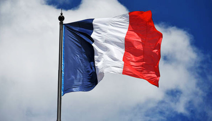 Cezayir, Fransa’nın sınır dışı ettiği vatandaşını ülkeye almadı