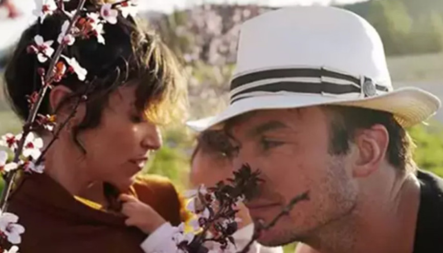 İki çocuk, çeşit çeşit 20 tane hayvan... Ünlü aşıkların köy hayatı