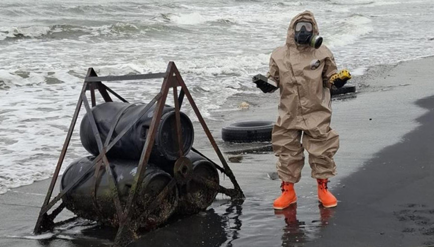 Ordunun 3 ilçesinde sahile vuran variller tedirgin etti Birinde kimyasal madde tespit edildi