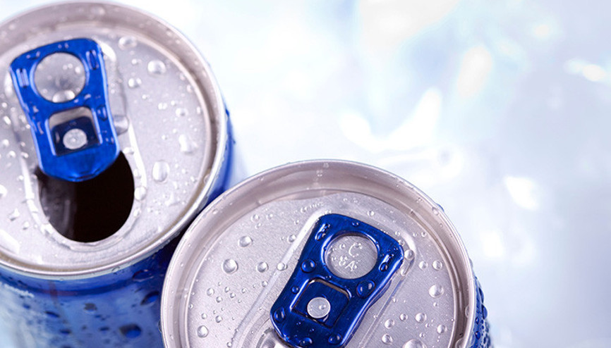 Özellikle gençlerin favorisi ama bu zararları hiç bilinmiyor Enerji içecekleri sağlığı tehdit ediyor
