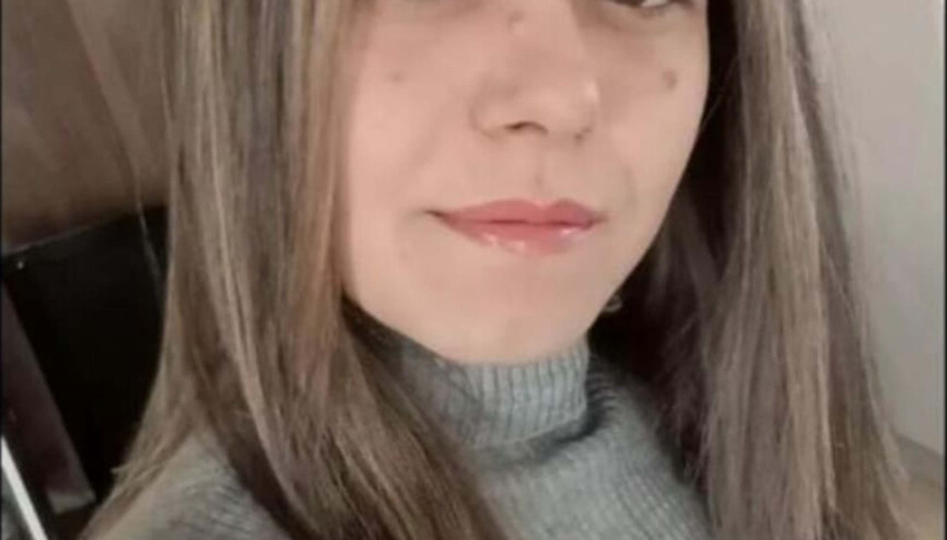 Boşanma aşamasındaki eşini bıçaklayarak öldürdü