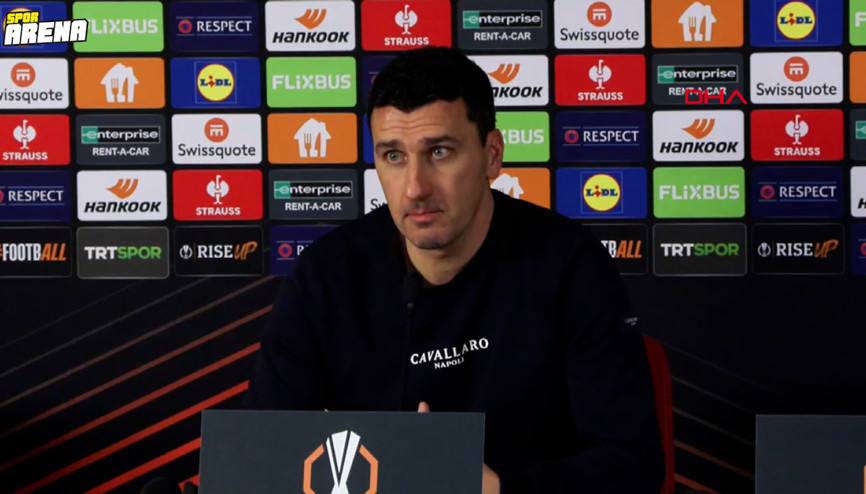 AZ Alkmaar Teknik Direktörü Maarten Martensten olay itiraf: Galatasarayı daha çok beğendim AZ Alkmaar Teknik Direktörü Maarten Martensten olay itiraf: Galatasarayı daha çok beğendim