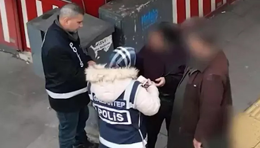 Bakan Yerlikaya: 144 düzensiz göçmen tespit edilerek geri gönderme merkezlerine sevk edildi