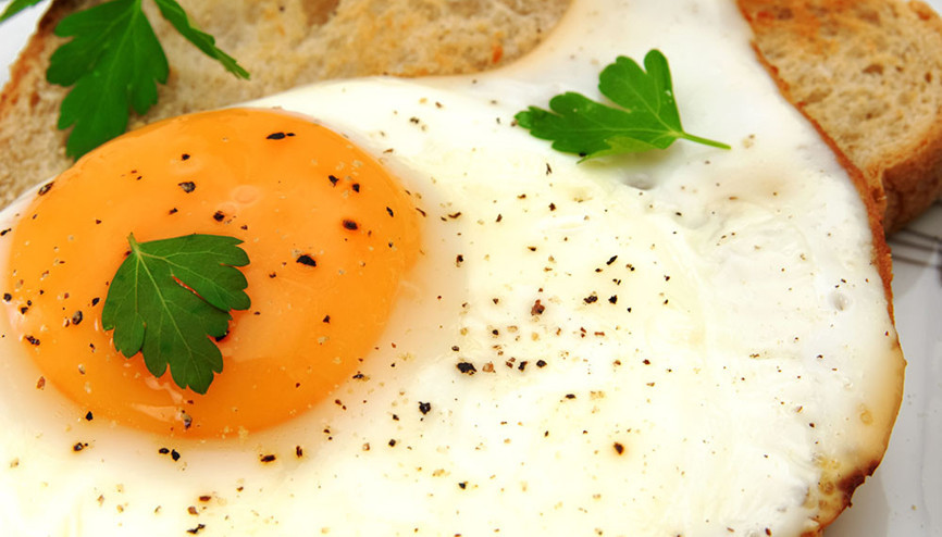 Az pişmiş yumurta yemek neden riskli Özellikle sarısına dikkat Ölüme kadar giden ciddi sonuçlar doğurabilir Az pişmiş yumurta yemek neden riskli Özellikle sarısına dikkat Ölüme kadar giden ciddi sonuçlar doğurabilir