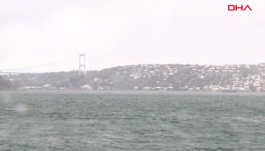 İstanbul Boğazında gemi trafiği askıya alındı