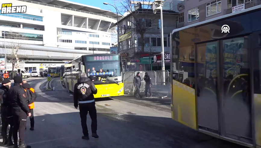 Fenerbahçe taraftarı, derbi için RAMS Parka hareket etti
