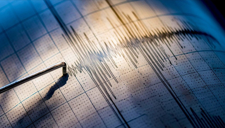 Endonezyada 6,1 büyüklüğünde deprem