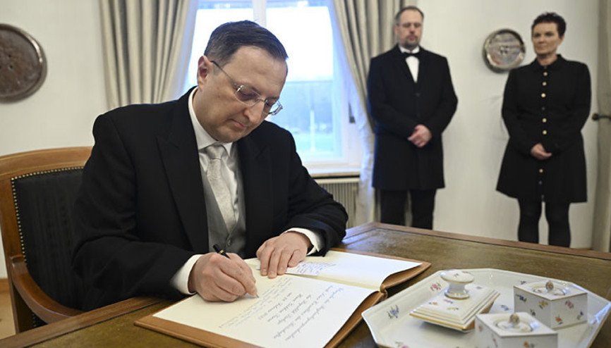 Büyükelçi Gökhan Turan görevine başladı