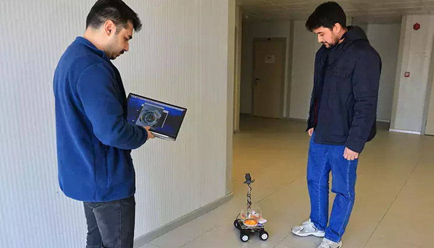 Adanada Japon balığına araba sürdürdüler