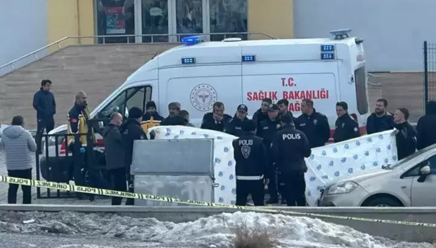 Kayseride okul bahçesinde korkunç olay Eski eşini öldürüp intihar etti