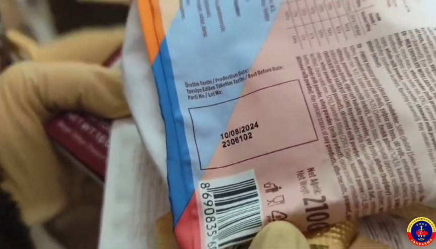 Ankarada tarihi geçmiş 17 ton çikolata ele geçirildi Ankarada tarihi geçmiş 17 ton çikolata ele geçirildi