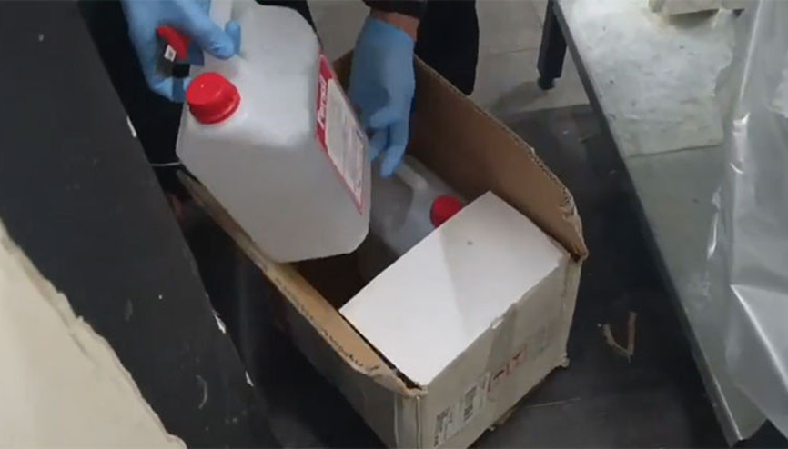 Bakan Yerlikaya duyurdu: 98 bin 600 litre etil alkol ele geçirildi