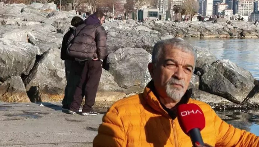 Moda Sahilinde denizanası müsilajı