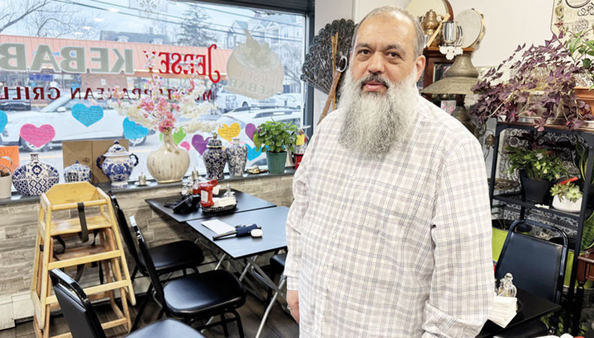 Yeşil kart beklerken baskın yediler