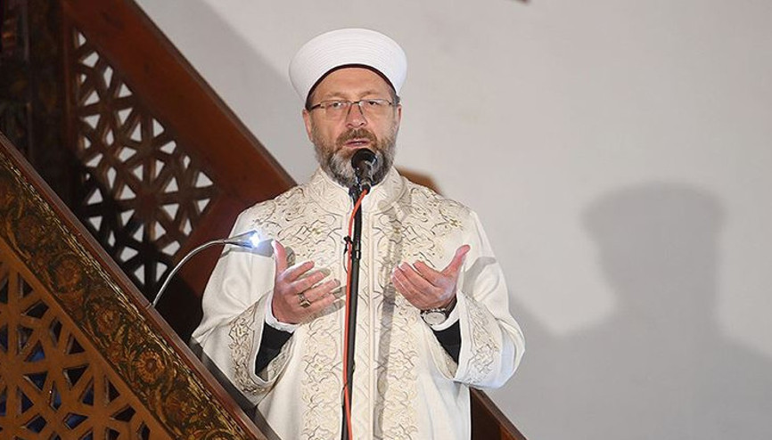 Diyanet İşleri Başkanı Erbaş, Ayasofya Camiinde teravih namazı kıldırdı