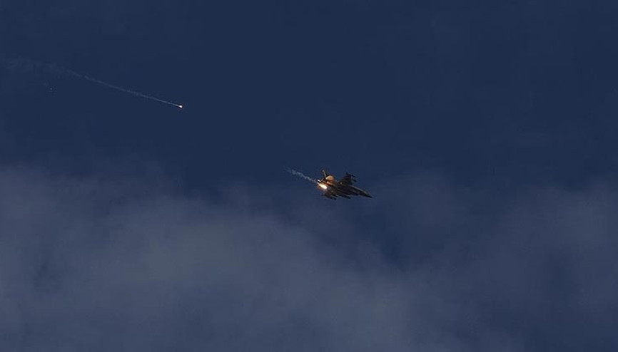 İsrail Suriyede askeri depoyu vurdu