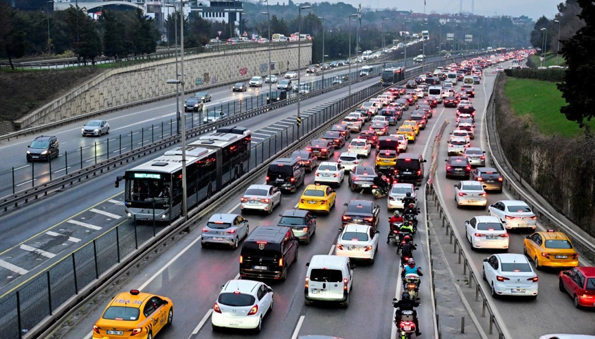 İstanbulda sabah trafik yoğunluğu