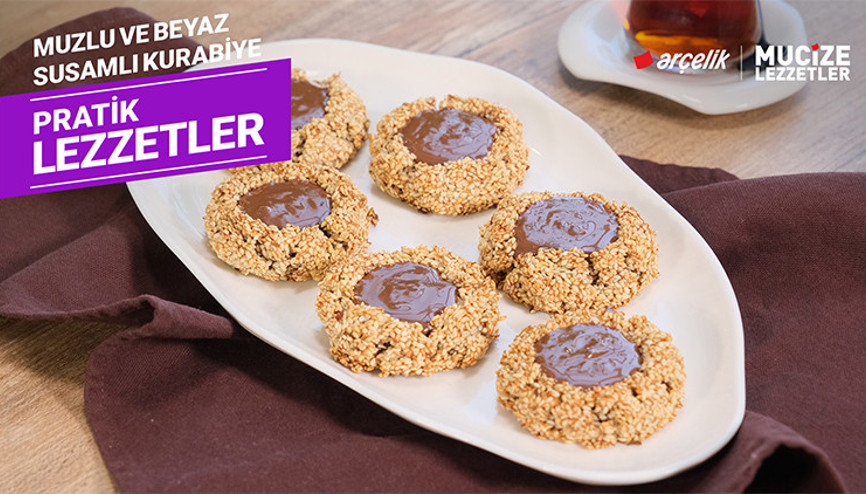 Muzlu ve beyaz susamlı çikolata soslu kurabiye tarifi | Mucize Lezzetler