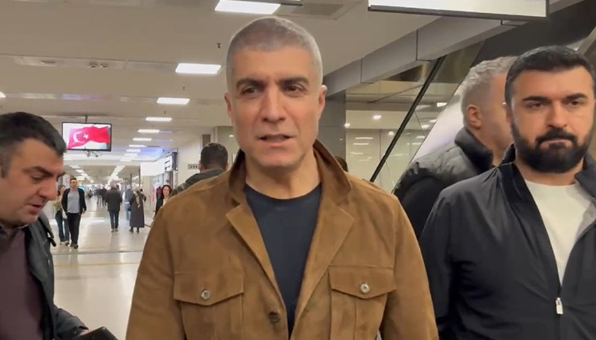 Sanatçı Özcan Deniz, ifade sonrası konuştu: İş çok başka yere gitti, orası yıkılsa dahi çadır kurup oturacağım Sanatçı Özcan Deniz, ifade sonrası konuştu: İş çok başka yere gitti, orası yıkılsa dahi çadır kurup oturacağım