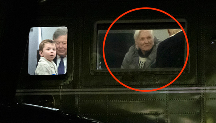 ABDyi karıştıran fotoğraf karesi Elon Muskın annesi başkanlık uçağında