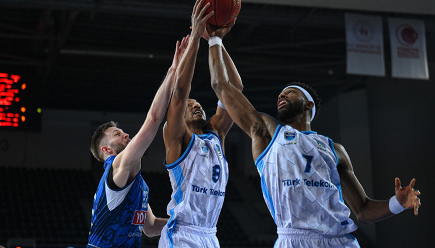 Türk Telekom farklı kazandı, çeyrek finale yükseldi