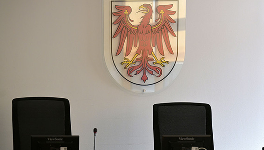 Üvey ablayla ilişkiye hapis cezası