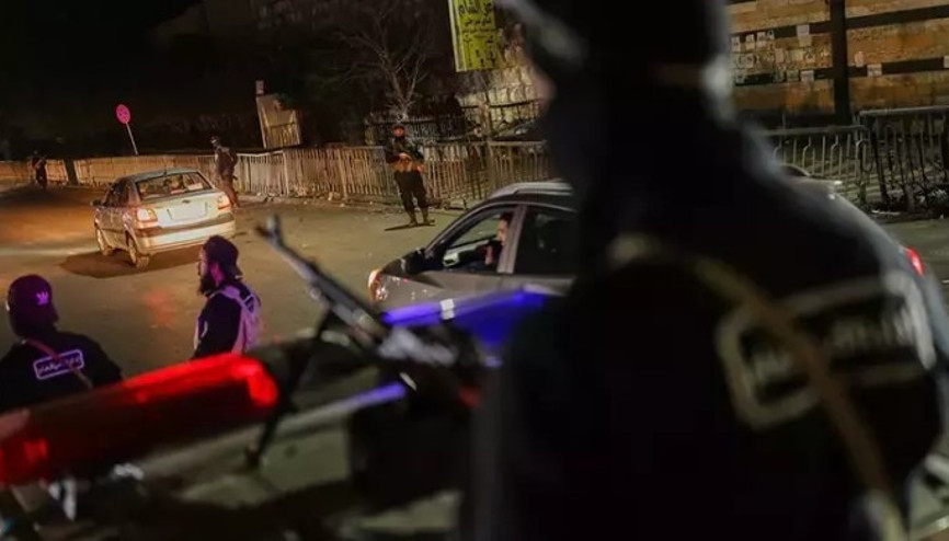 Suriye’de hükümet güçleri ile Esad yanlıları arasında çatışma Askeri birlikler Lazkiyeye hareket etti