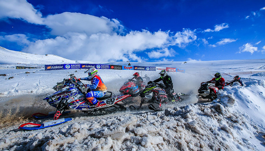 Dünyanın en iyi snowcros sporcuları Erciyes’e geliyor