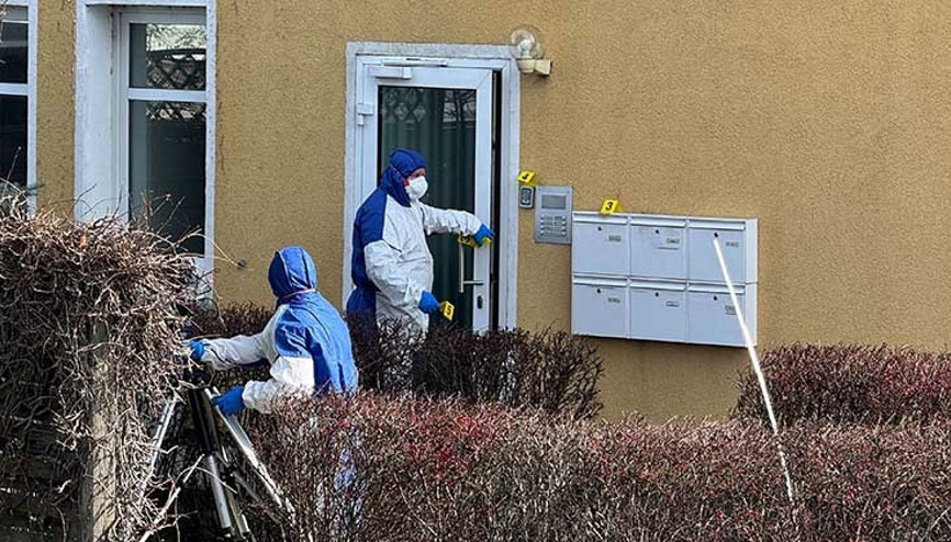 Alman polisi, bıçaklı Afgan saldırganı öldürdü
